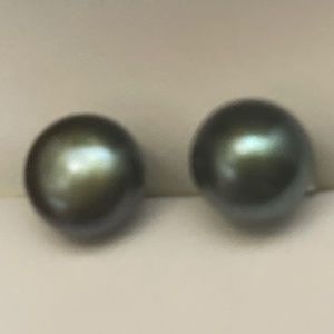 Green genuine iridescent green pearl stud earrings